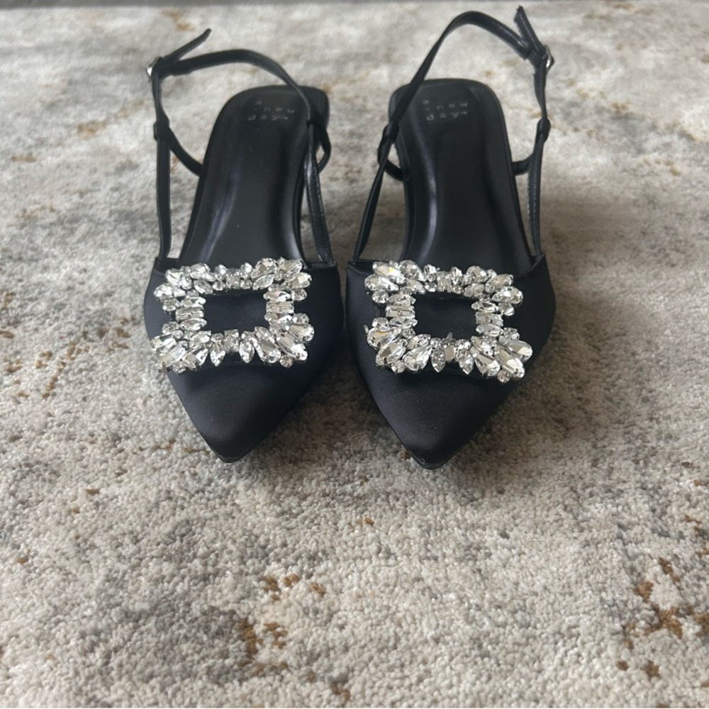 Elegant Black Satin Women's Shoes with Crystal Embellishments